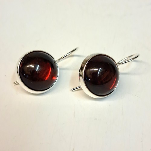 Click to view detail for  HWG-2426 Earrings, Round Cherry Amber $50
